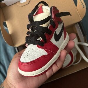 Air Jordan 1 Retro High OG TD 'Chicago Lost & Found' Toddler size 4